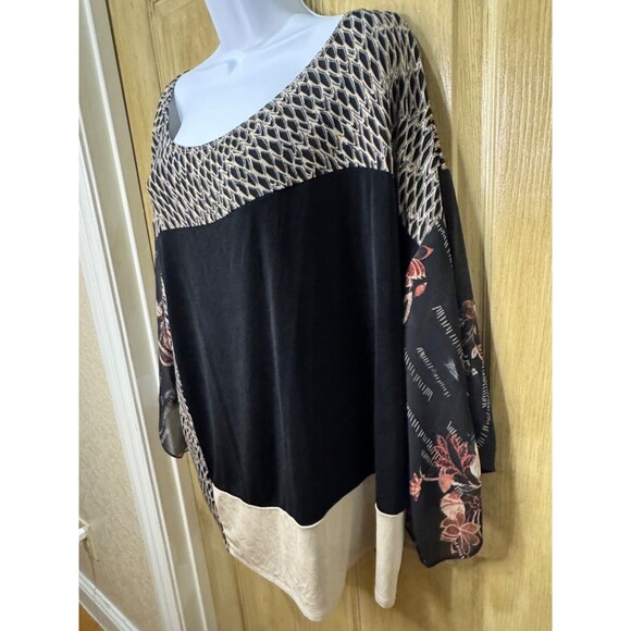 Chico's Travelers By Chicos Geometric Artsy Tunic Top Slinky Black Floral 3 (XL) - Picture 4 of 7